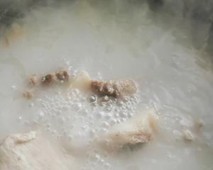 健康晚餐砂锅排骨山药汤的做法 步骤4