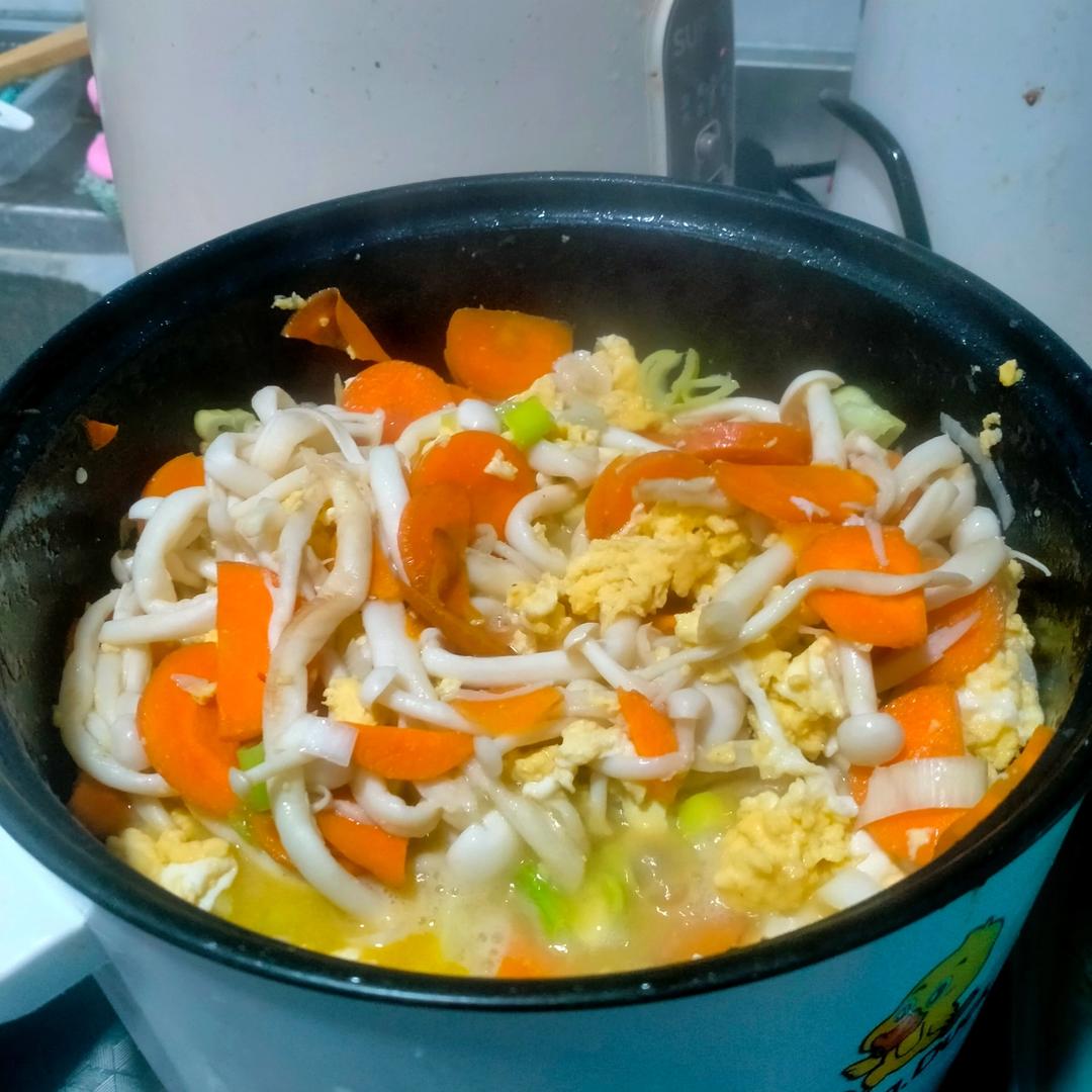 鸡蛋炒海鲜菇