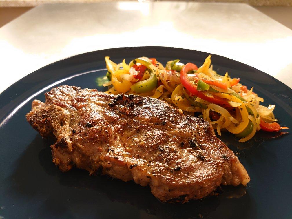 Gordon Ramsay #1# 煎猪排配酸甜椒 Pork Chops with Peppers