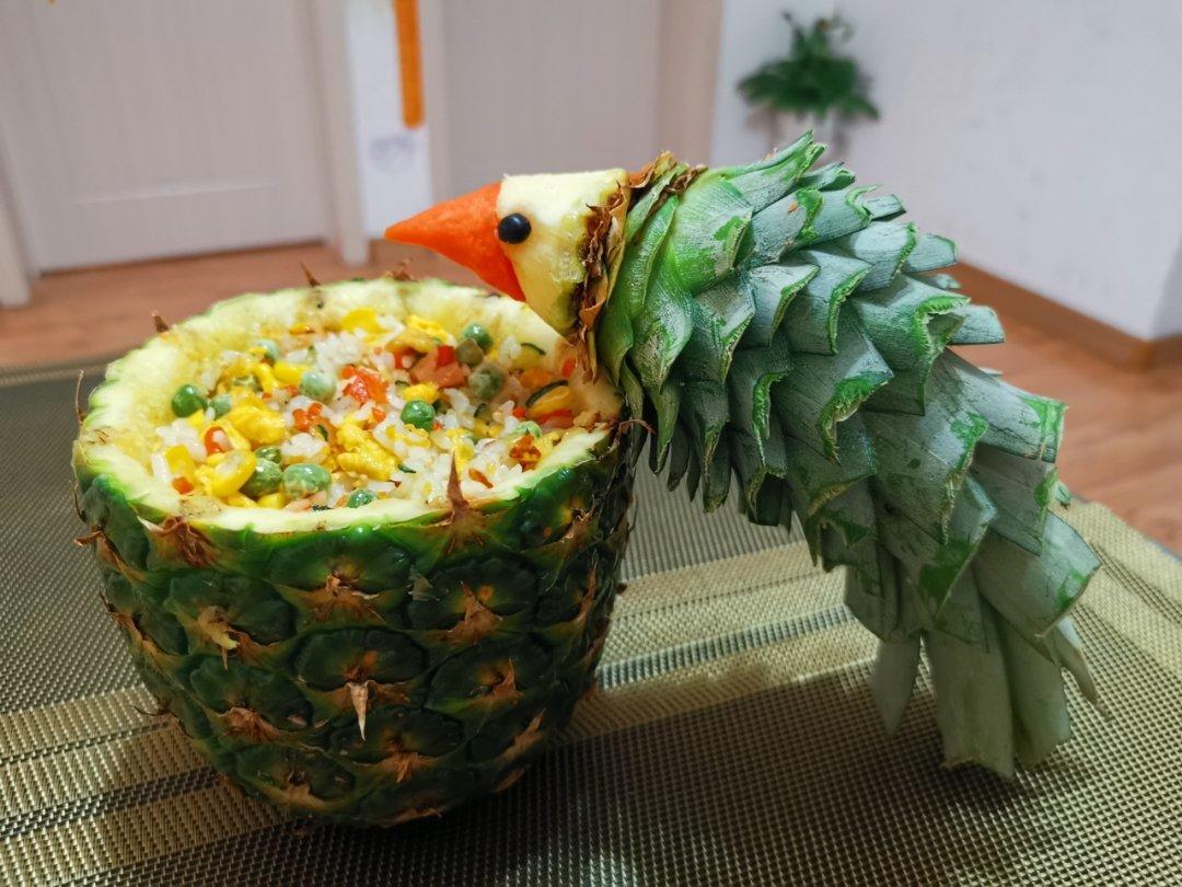 鸟语花香菠萝炒饭