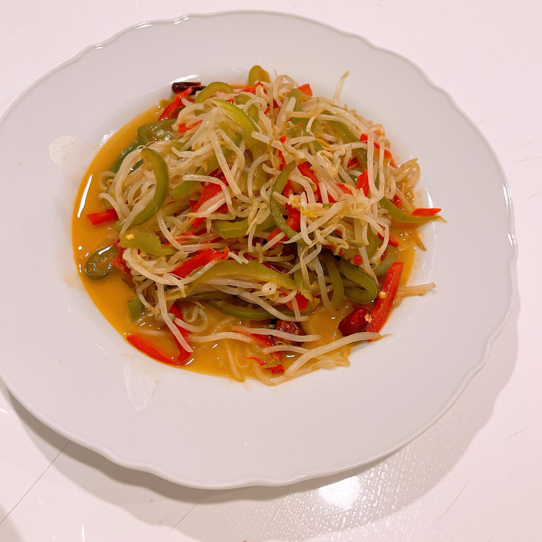 翡翠银芽（绿豆芽炒青椒）
