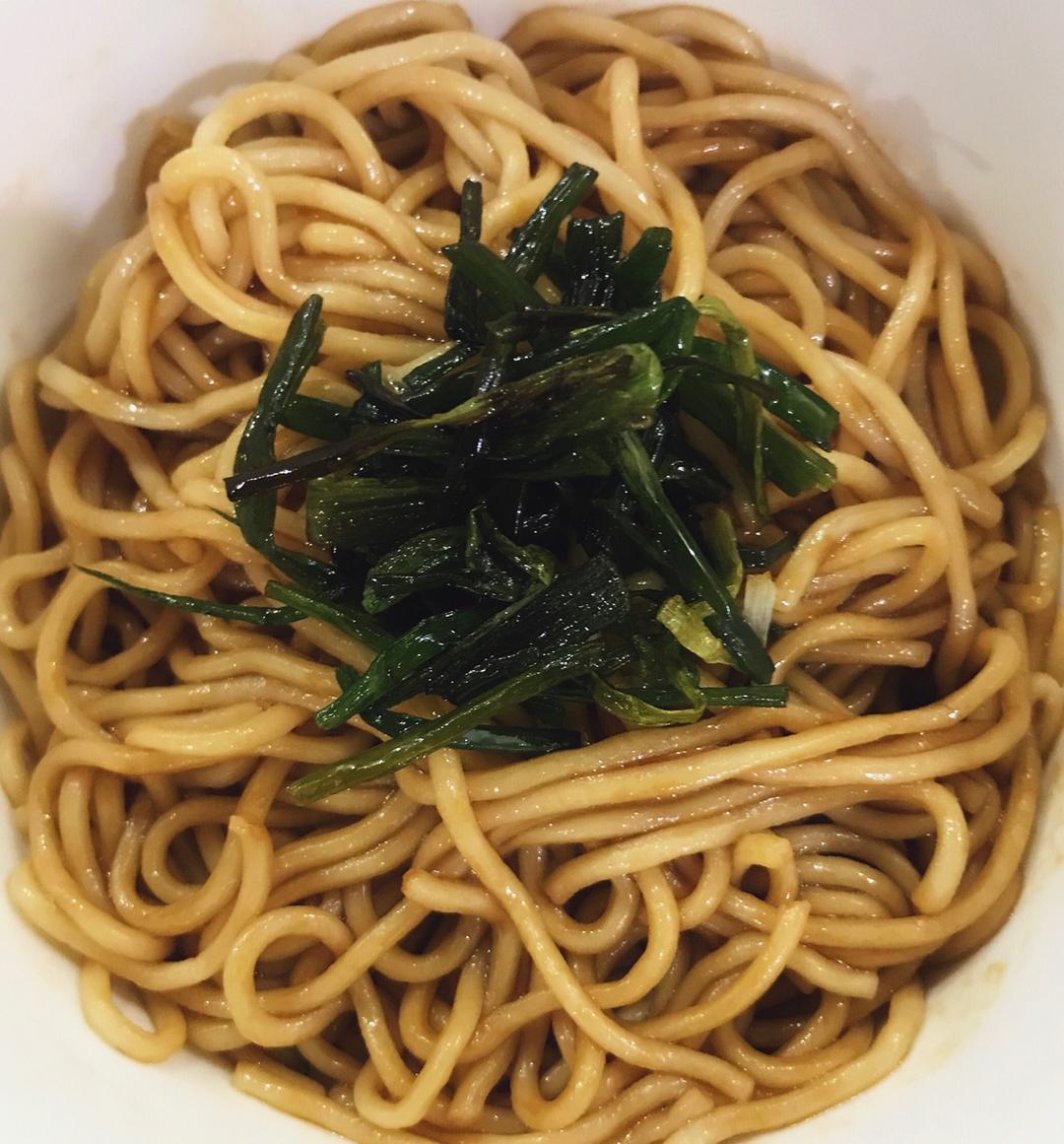 葱油拌面（快手简单，美味无敌）