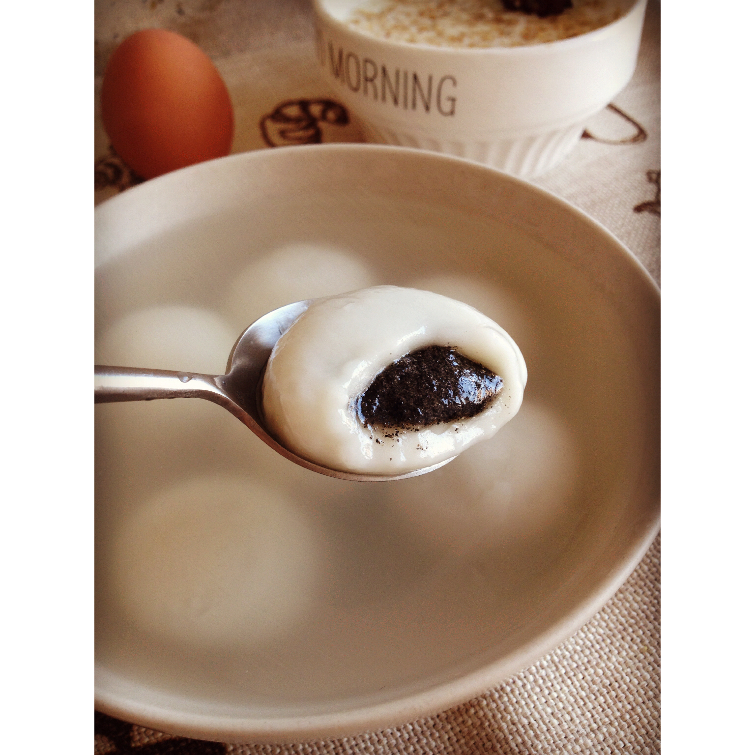 我爱蒙奇奇做的花生黑芝麻汤圆