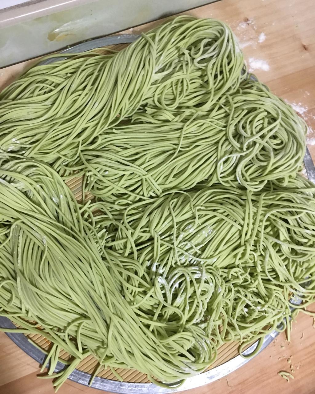 自制纯天然蔬菜汁彩色面条