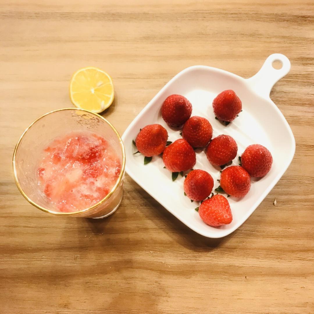 草莓雪碧养乐多