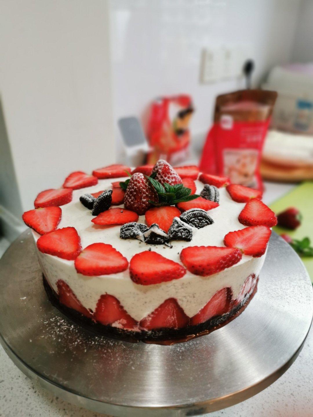 草莓慕斯（6寸）