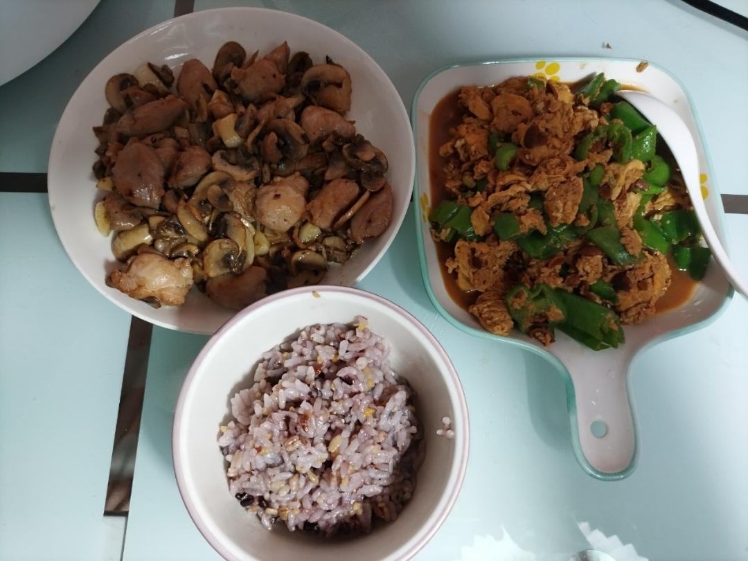口蘑蒜香鸡腿肉