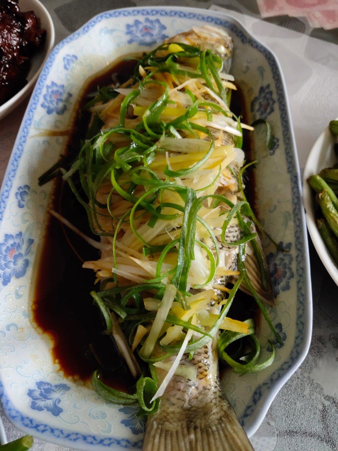 清蒸鲈鱼