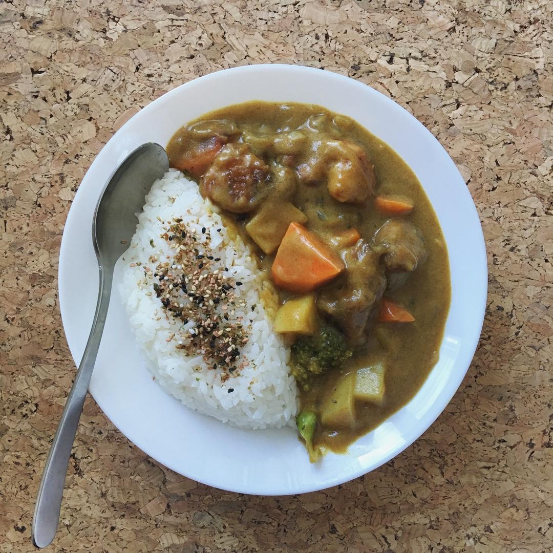 炸鸡咖喱—来自牛奶少女