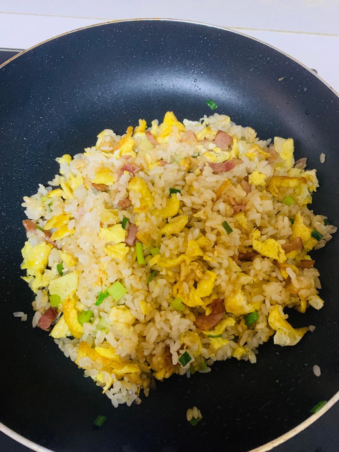 平底锅版～培根蛋炒饭