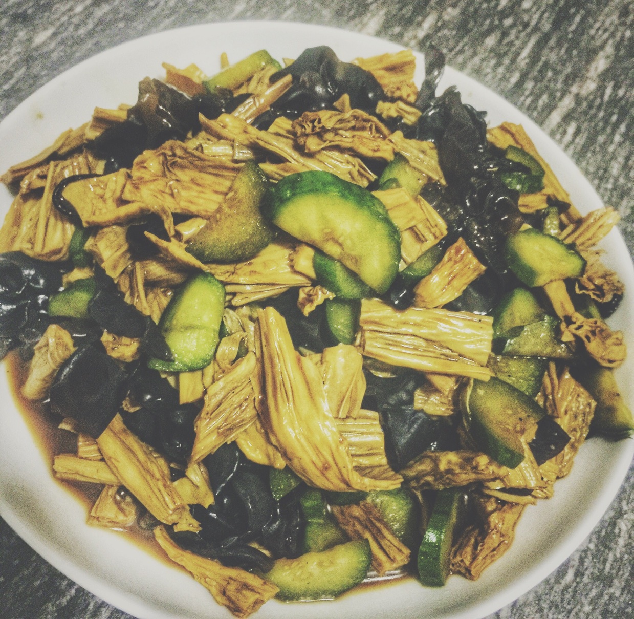 腐竹木耳黄瓜炒