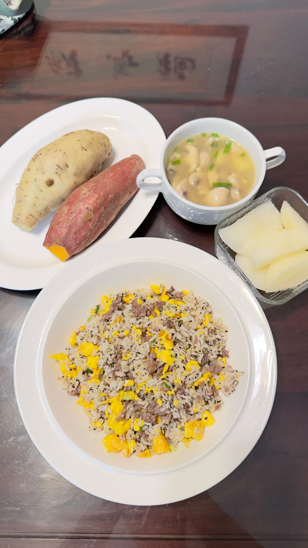 孩子最爱吃香喷喷的牛肉粒炒饭