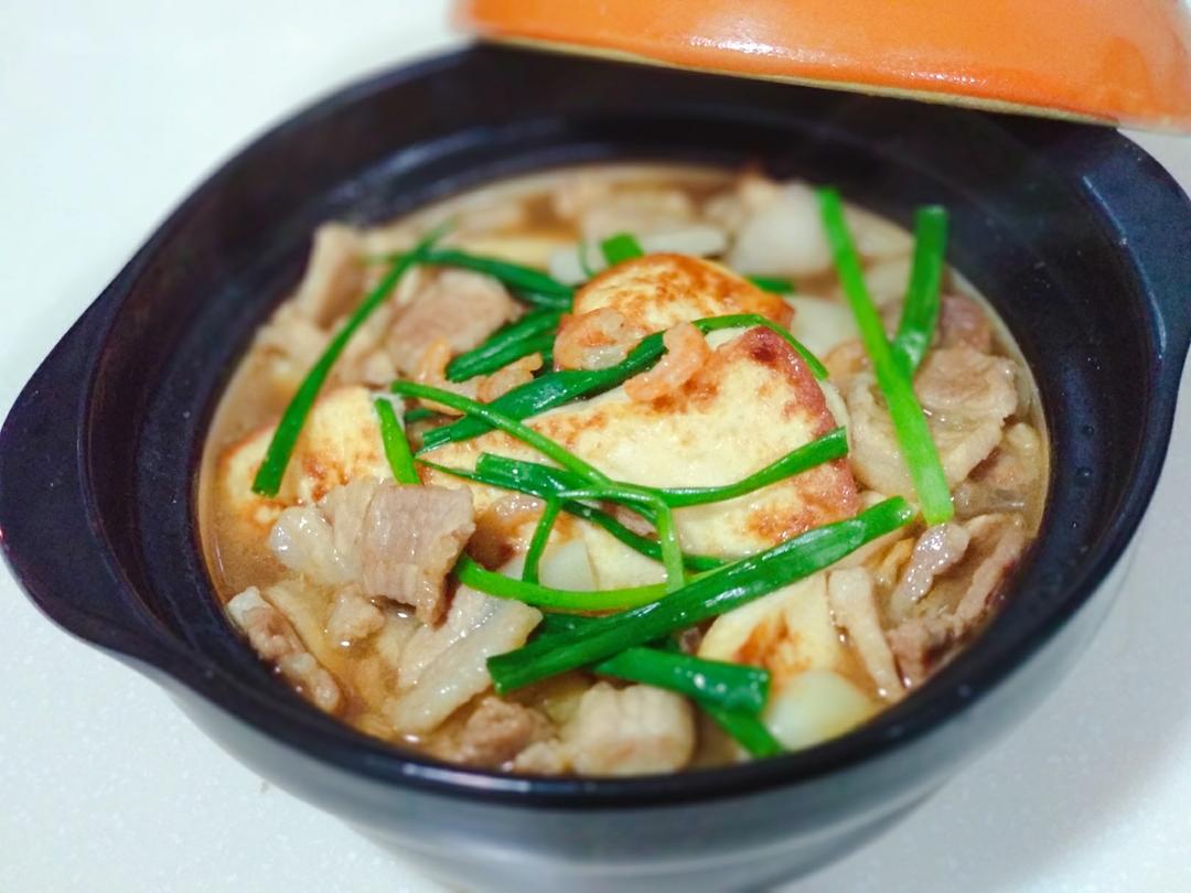 五花肉香煎豆腐煲的做法