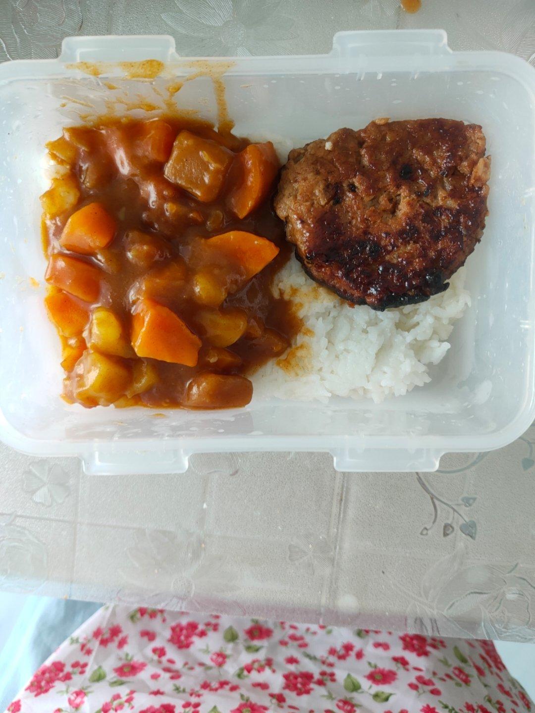 日式肉饼土豆沙拉便当