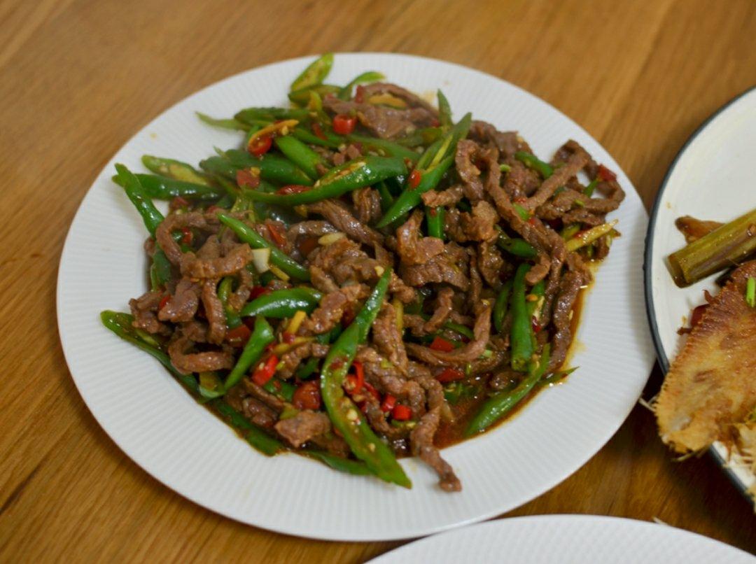 厨师长教你：“青椒牛肉丝”的家常做法，家乡的味道，先收藏了