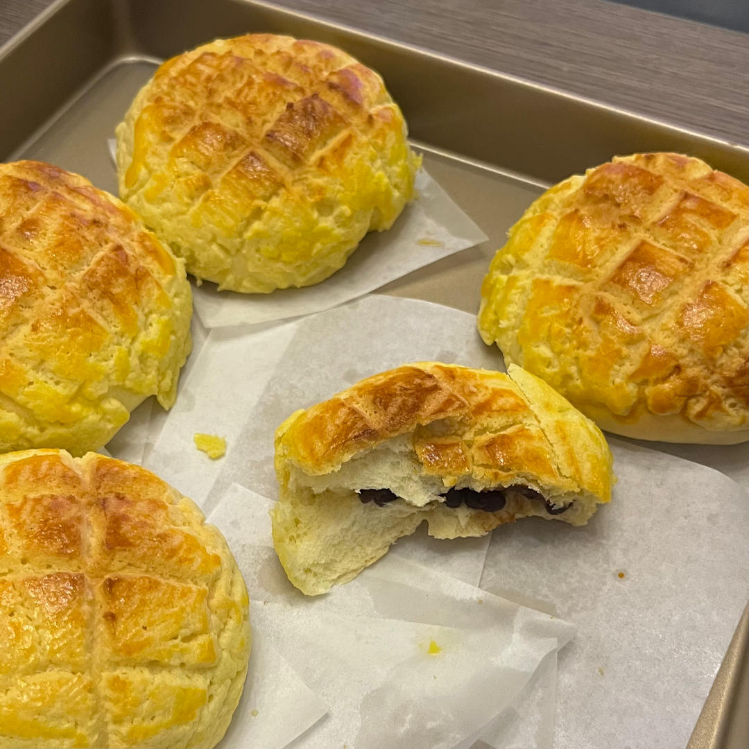 好吃到炸裂的港式菠萝包（附带制作酥皮的小视频）
