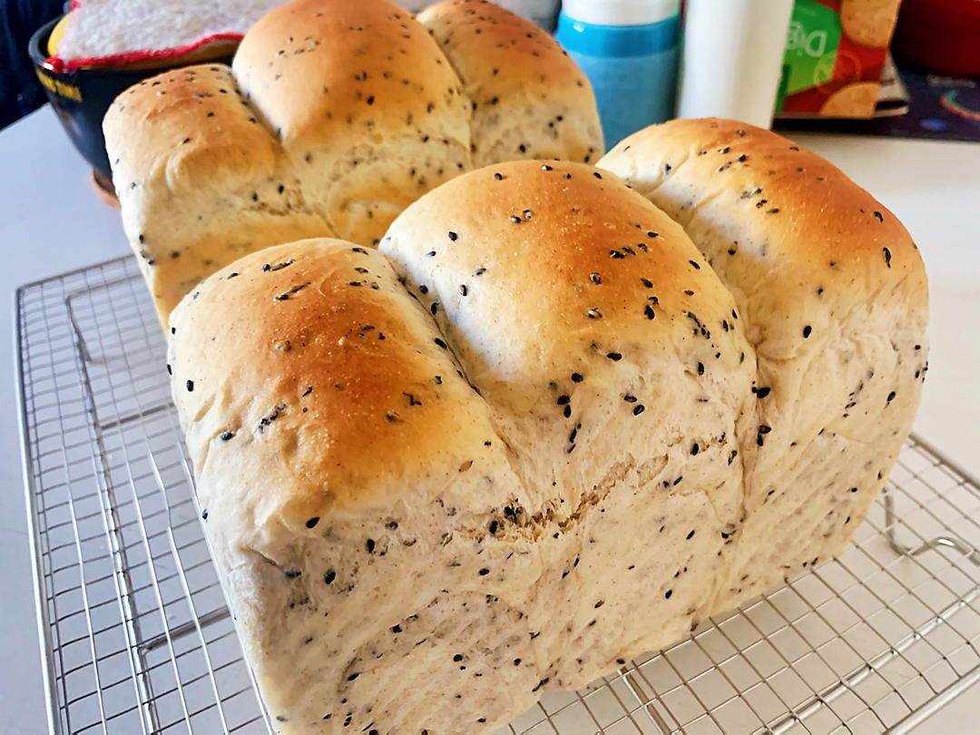 ✔️越嚼越香de黑芝麻咸吐司