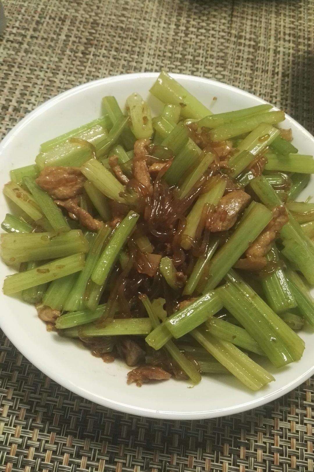 香芹炒粉丝