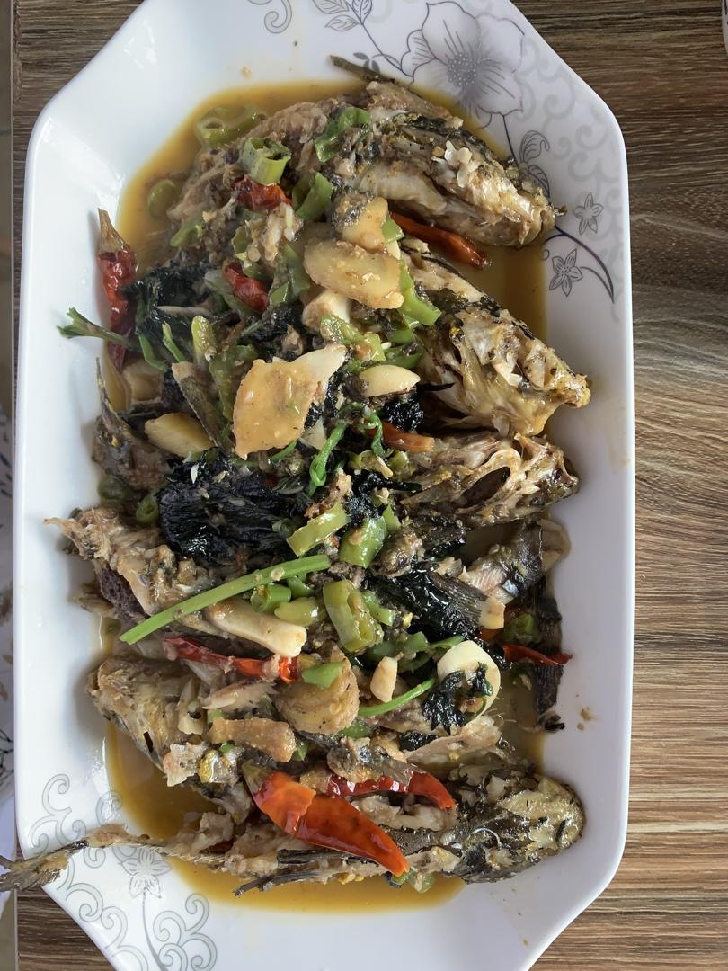 闷个黄骨鱼，黄丫头，黄鸭叫，家常简单味的！
