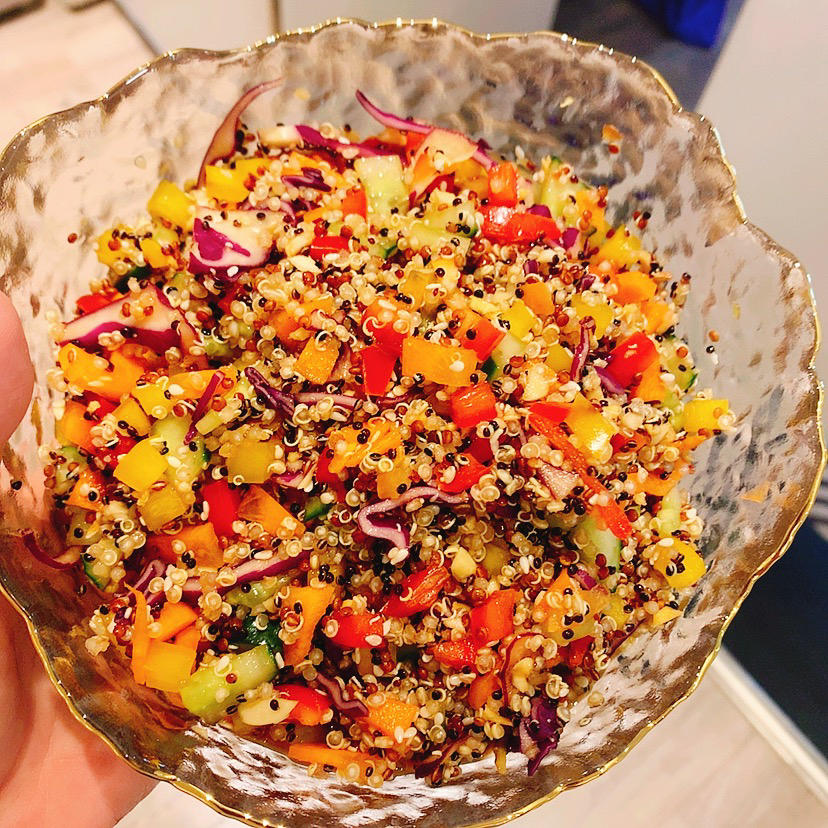 藜麦鸡肉蔬菜沙拉