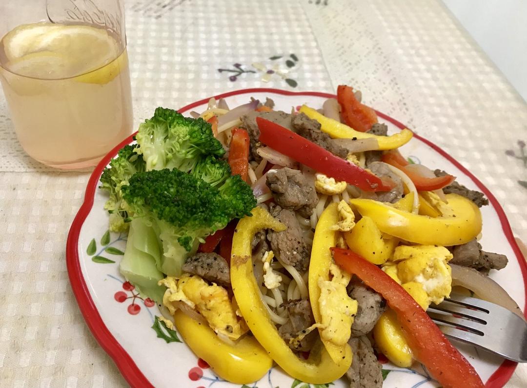 黑椒牛肉炒意大利面