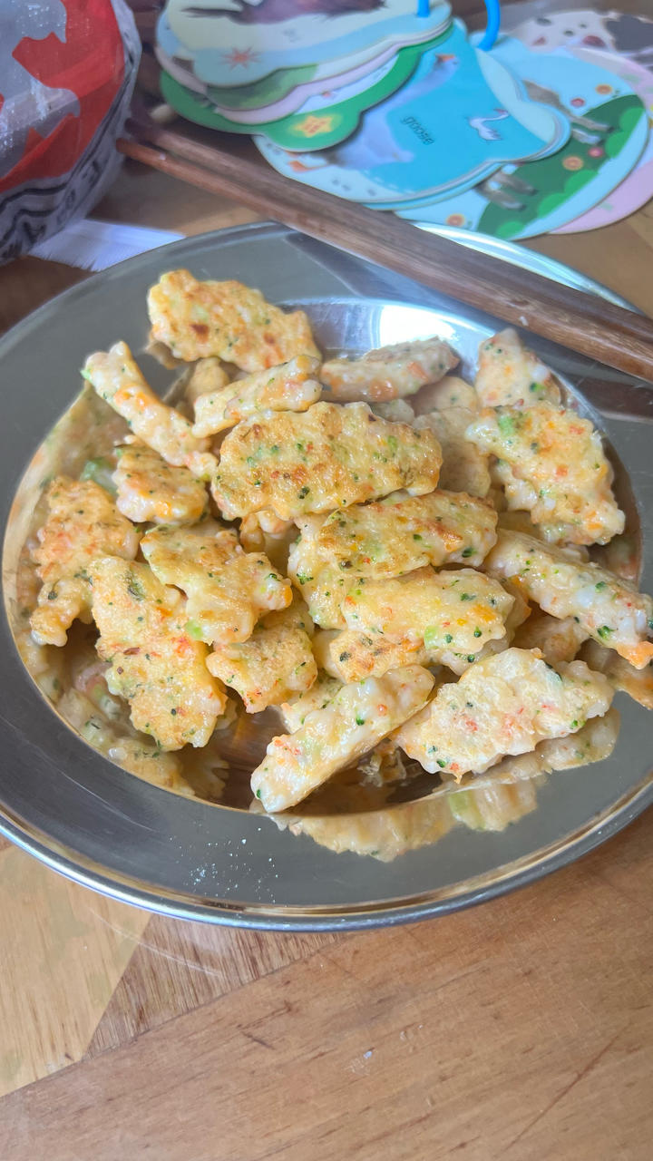 一口一个的鲜虾蔬菜饼