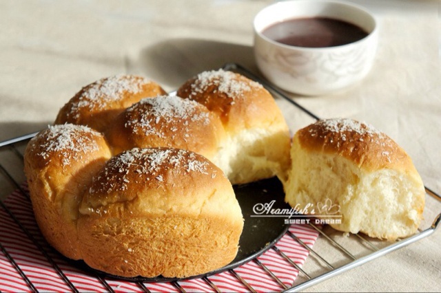 椰蓉酸奶小面包