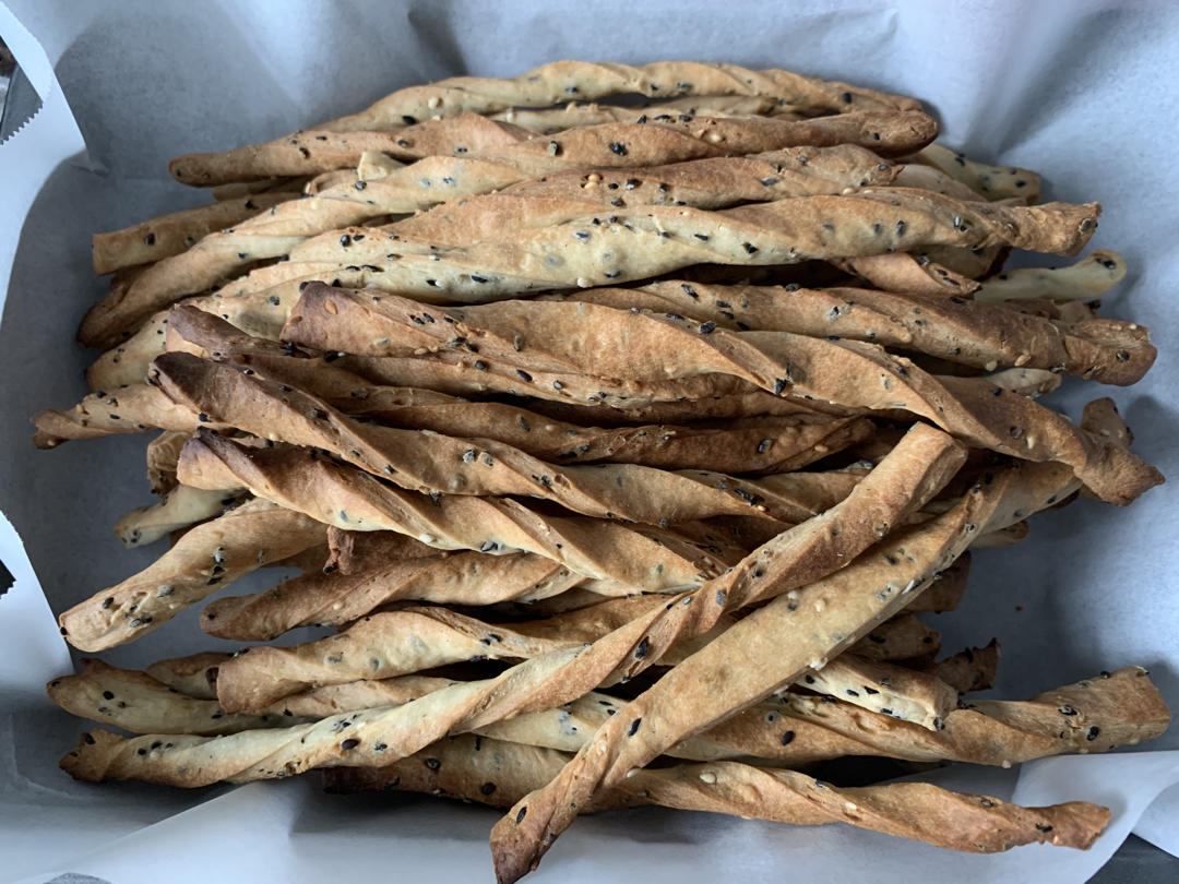 椒盐芝麻咸饼干棒