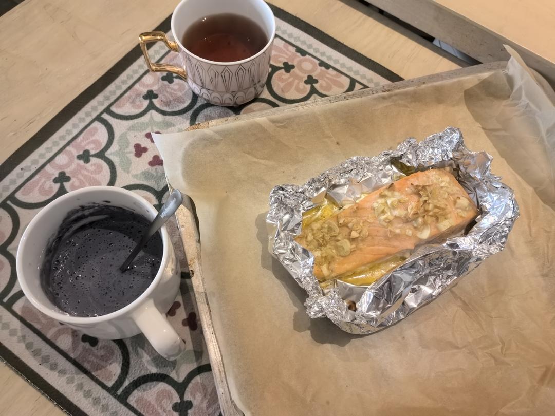 蒜香三文鱼。烤箱、空气炸锅均适用