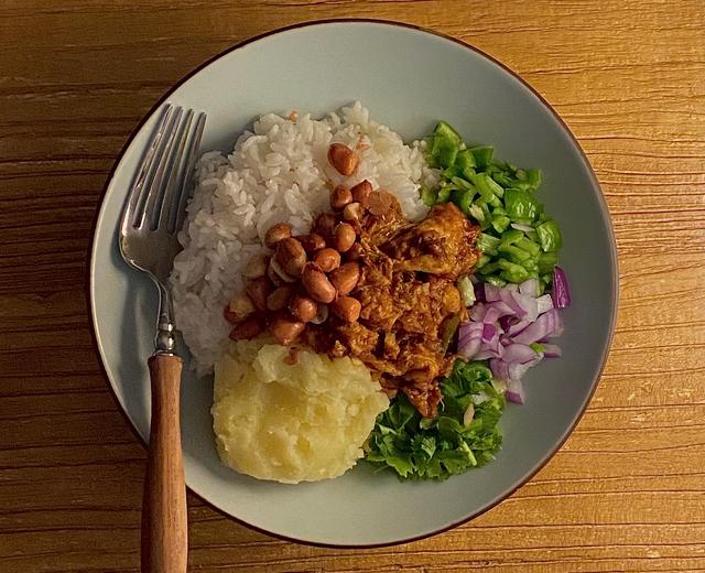 鸡蛋酱土豆泥拌饭