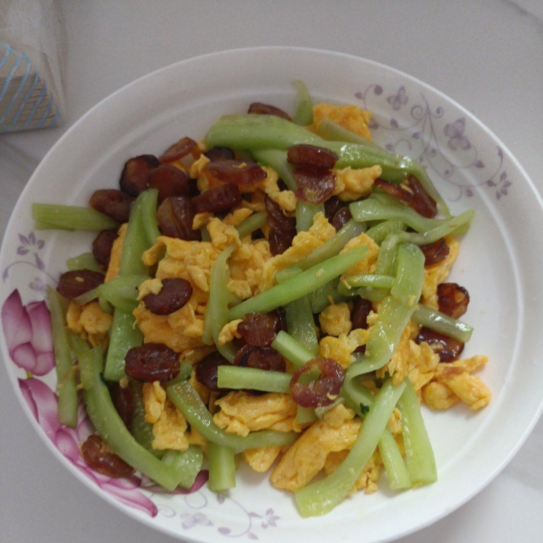 黄瓜香肠炒鸡蛋