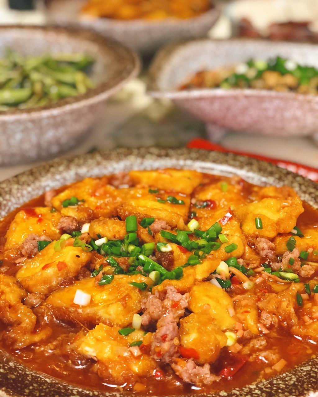 成都著名知食分子做的脆皮内酯豆腐