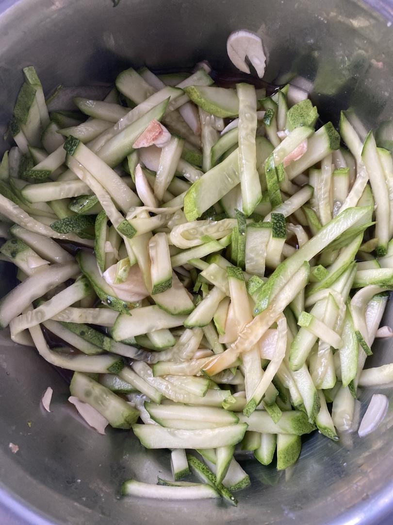 爽口金针菇拌黄瓜🥒