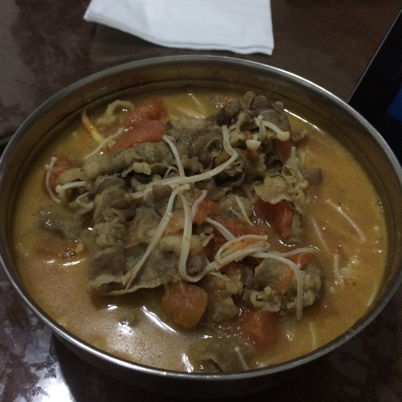 金针菇肥牛番茄锅