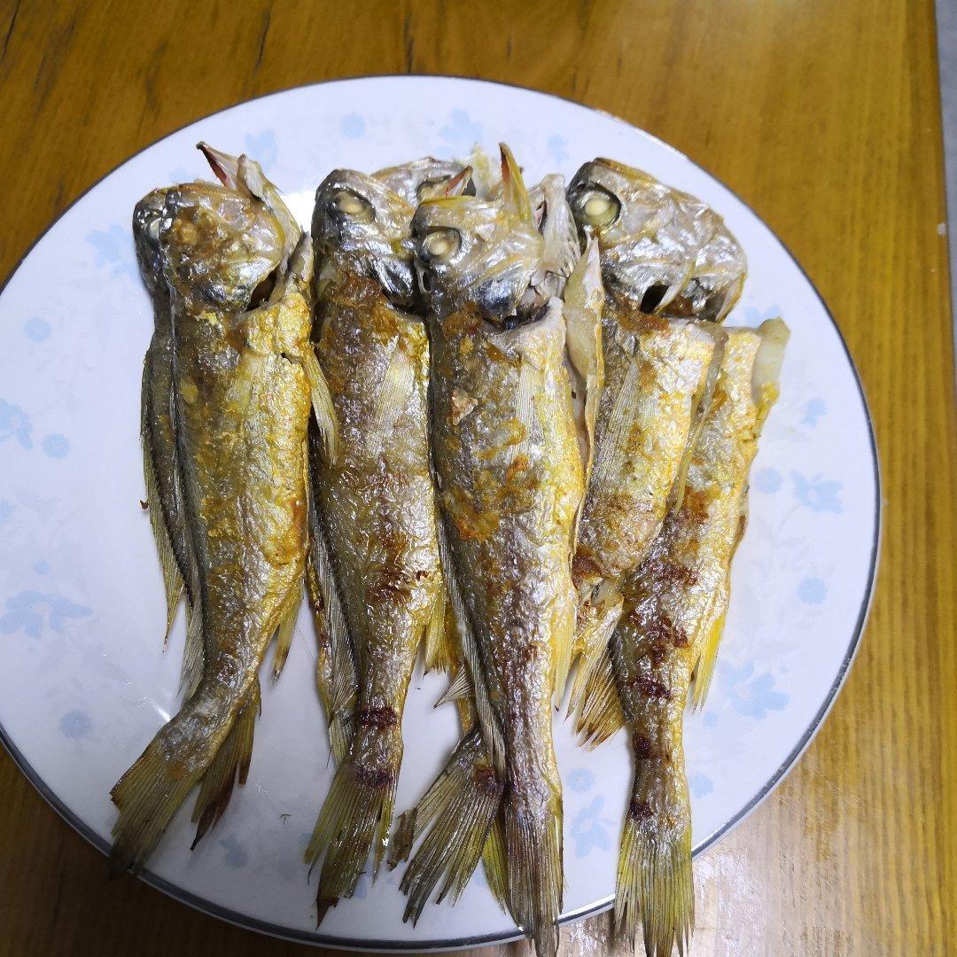 香煎小黄鱼