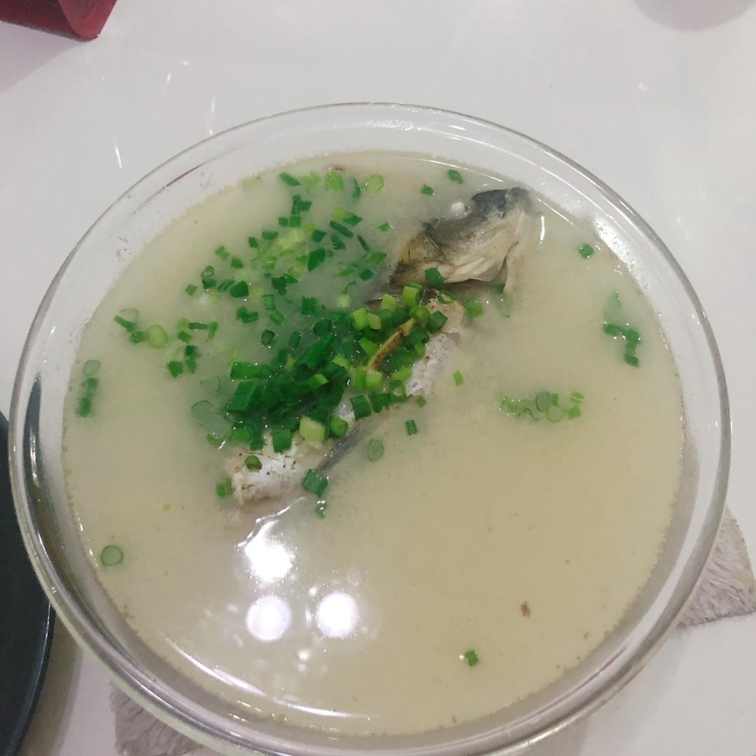 奶白鲫鱼汤