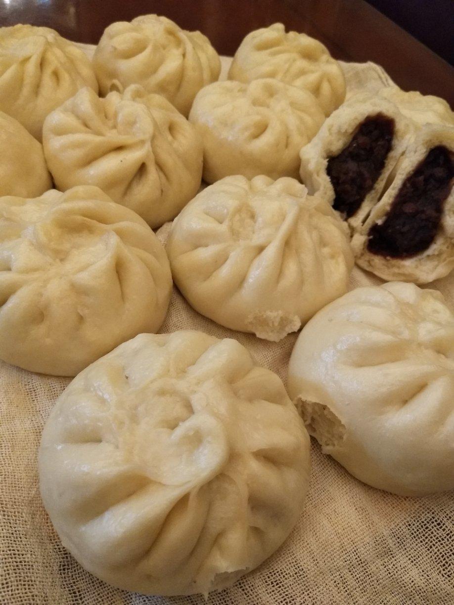 红豆包子