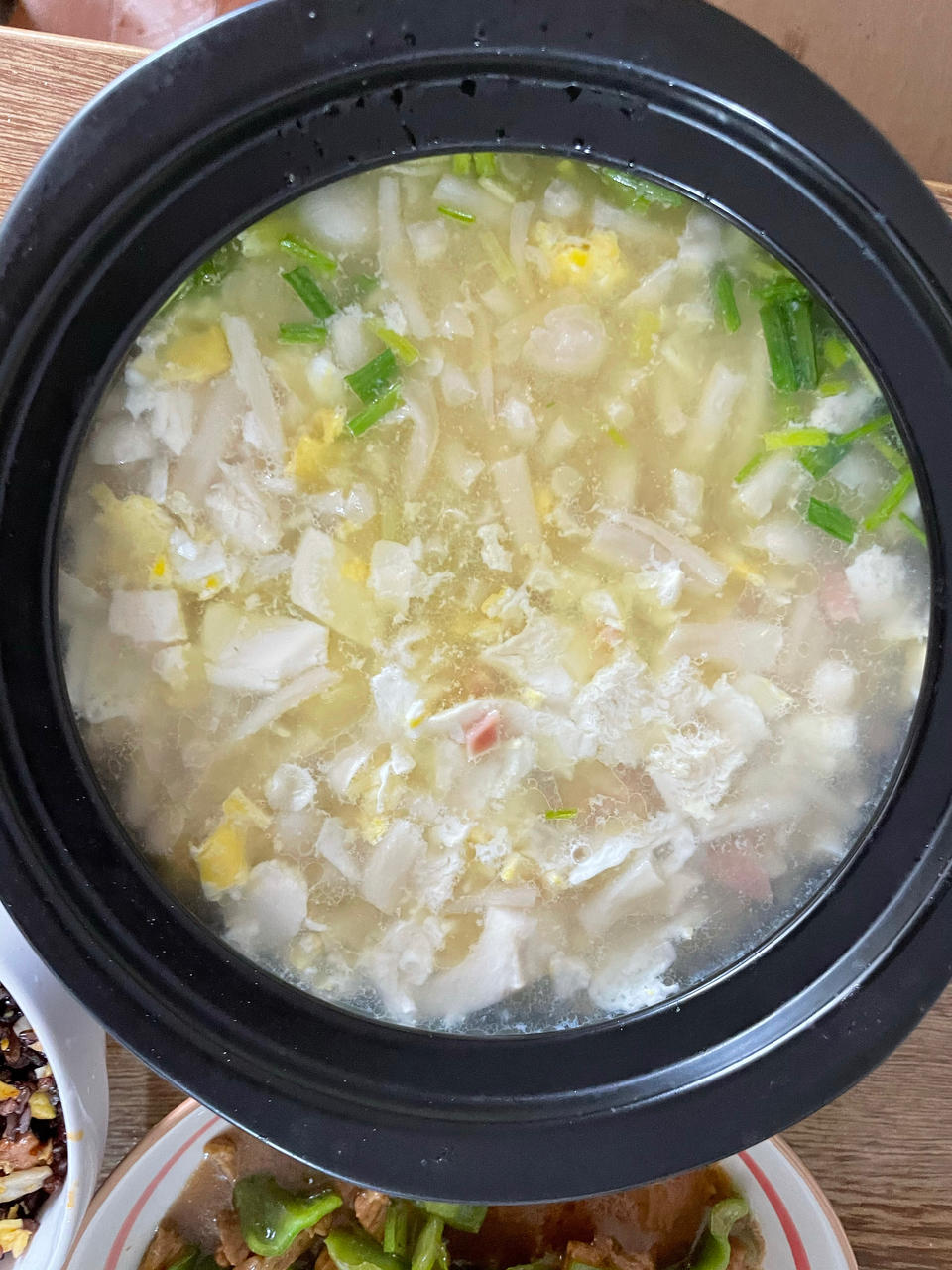 海鲜菇豆腐汤，超简单，晚上喝一碗暖暖的🍲