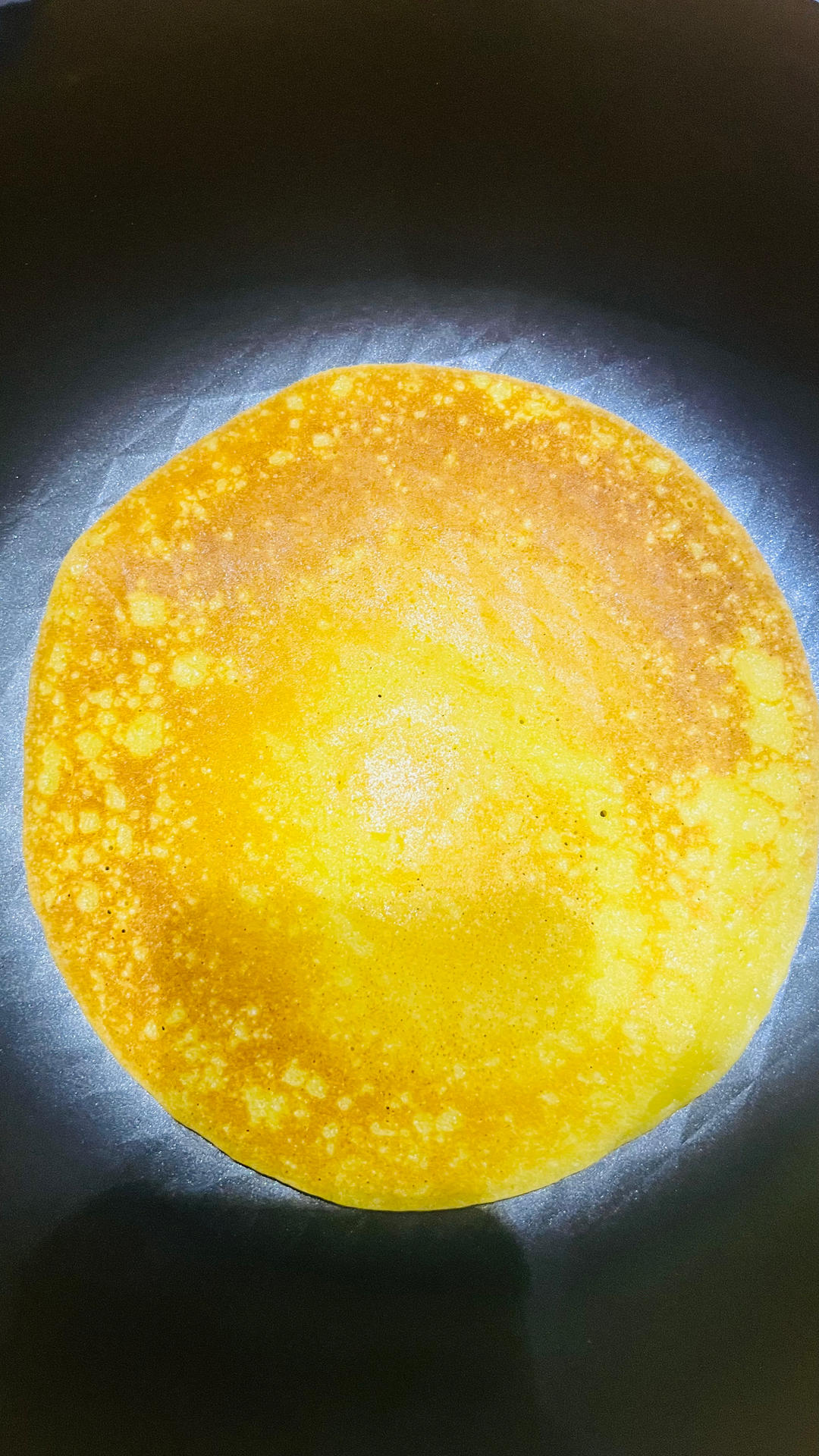 手不沾面做松软的玉米面小饼