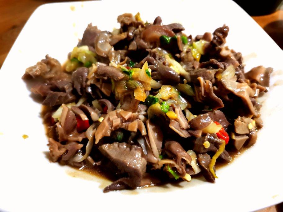 厨师长教你：农家菜“青椒炒鸭胗”的做法，看得口水直流