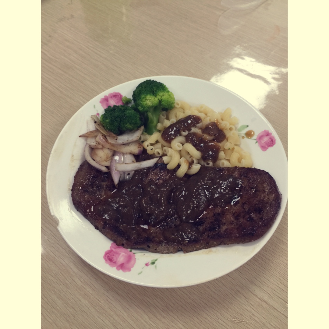黑椒牛排