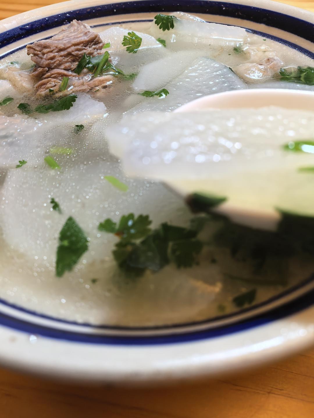 低脂肪高营养的牛肉萝卜汤