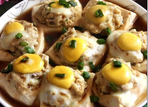 鱼肉鹌鹑蛋酿豆腐的做法