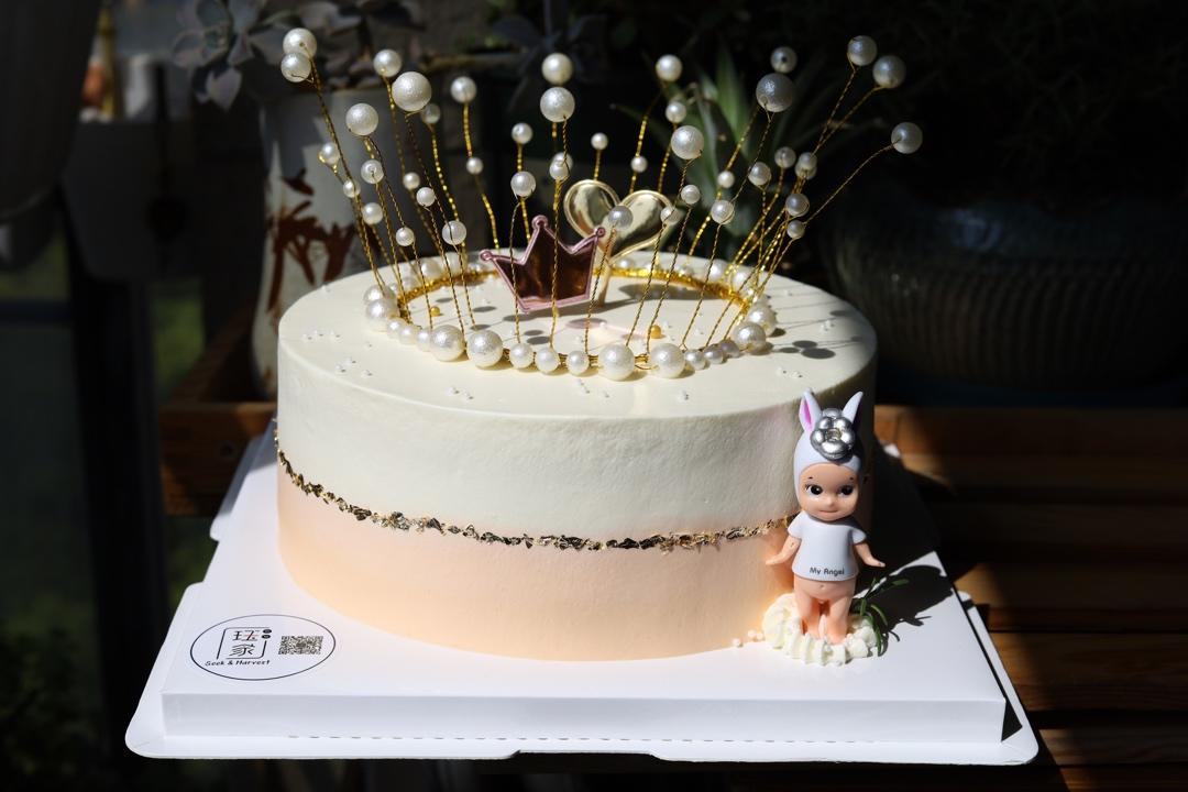 女神范满满的皇冠生日蛋糕