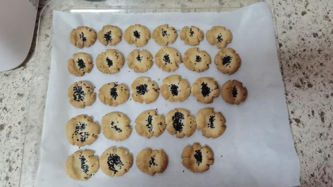 酥到掉渣的迷你小桃酥，一口一个，做法简单✅