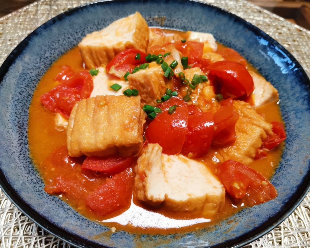 西红柿焖豆腐的做法
