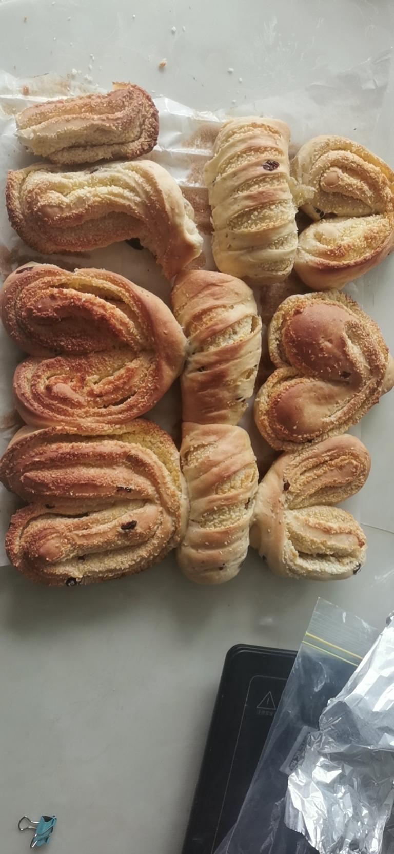 羽毛般柔软拉丝 | 奶呼呼的牛奶云朵小餐包