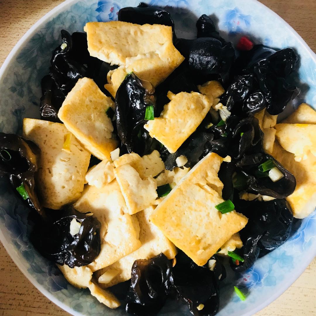 木耳炒豆腐