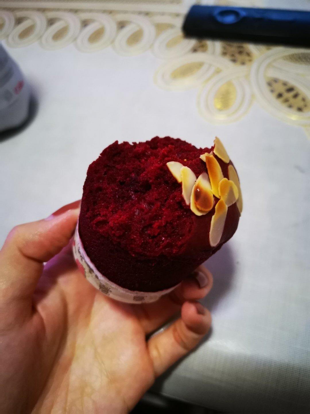 红丝绒马芬蛋糕