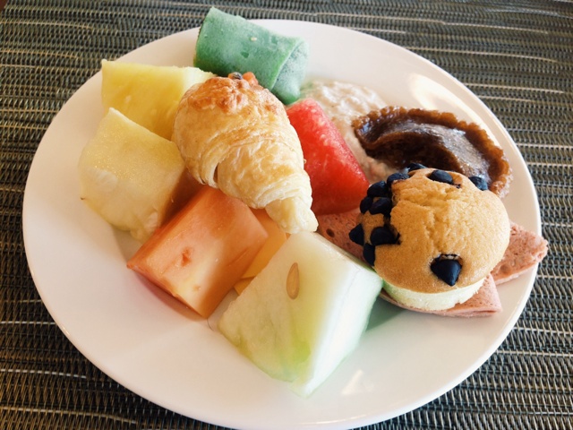 外出就餐(V) (°,,,,°) (V)